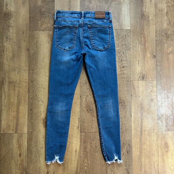 Lucky Brand Ava Skinny Jeans Mid Rise Distressed Raw Hem Medium Wash Size 2/26 - Picture 2 of 14